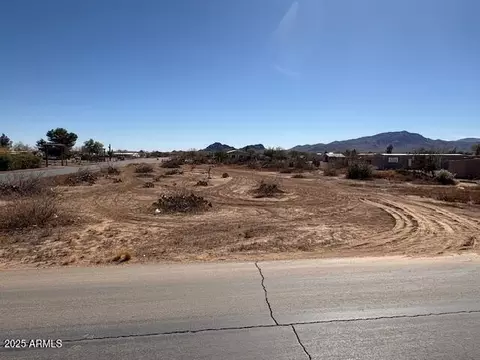01 SW Eagle View Dr #5, Aguila, AZ 85320