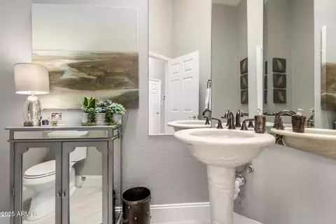 Bath - 4438 E Millbrae Ln, Gilbert, AZ 85234 photo 9 of 9