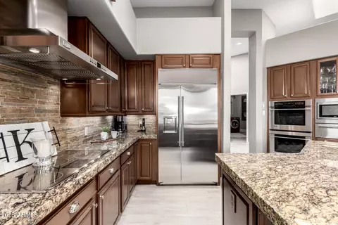 Kitchen - 4438 E Millbrae Ln, Gilbert, AZ 85234 photo 3 of 4