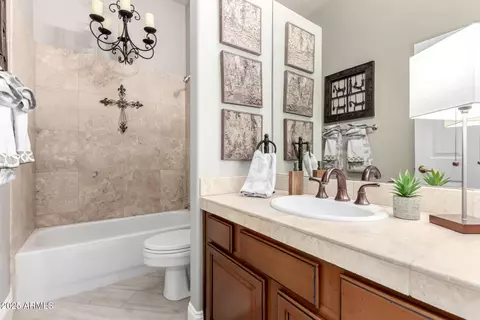 Bath - 4438 E Millbrae Ln, Gilbert, AZ 85234 photo 8 of 9
