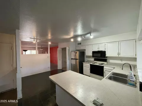 4416 E Capistrano Ave, Phoenix, AZ 85044 photo 9