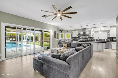 1333 E Pedro Rd, Phoenix, AZ 85042 photo 12
