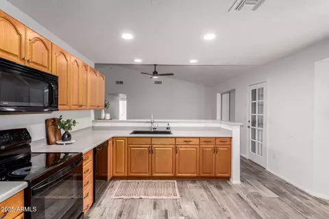Kitchen - 8027 E Quarterline Rd, Mesa, AZ 85207 photo 2 of 2