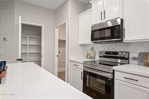 Kitchen - 2196 E Brigadier Dr, Gilbert, AZ 85298 photo 5 of 6