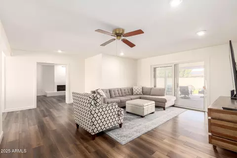 3028 E Highland Ave, Phoenix, AZ 85016 photo 8