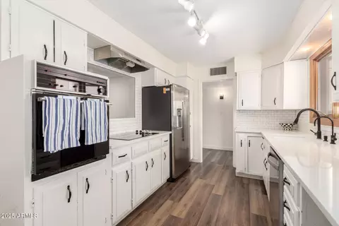 3028 E Highland Ave, Phoenix, AZ 85016 photo 16