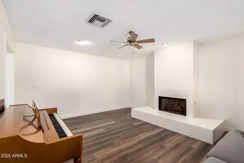3028 E Highland Ave, Phoenix, AZ 85016 photo 13