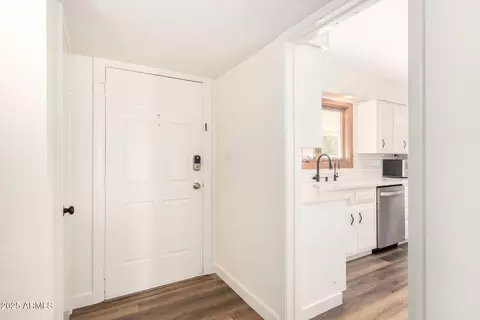 3028 E Highland Ave, Phoenix, AZ 85016 photo 7
