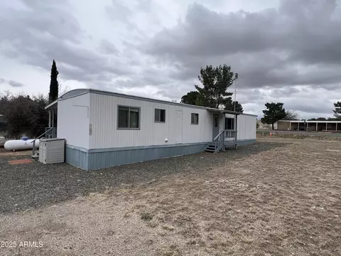 20715 E Larry Ln, Mayer, AZ 86333