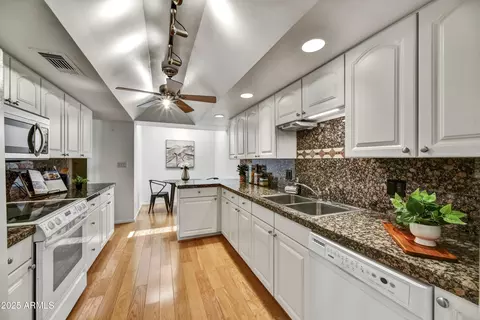 6310 E Avalon Dr, Scottsdale, AZ 85251