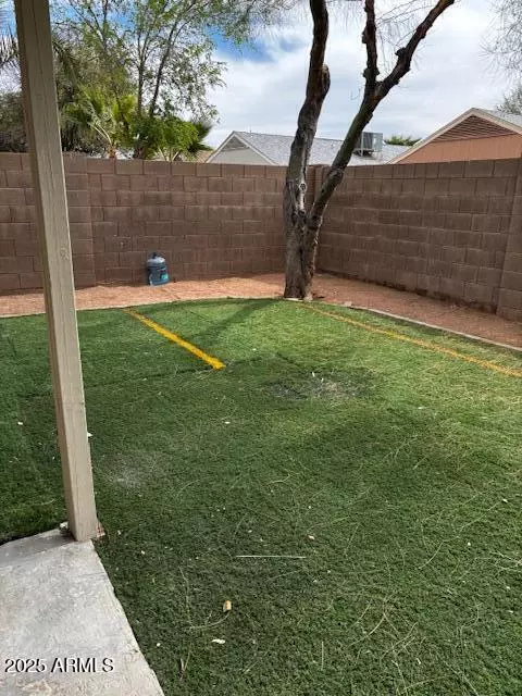 Exterior - 2875 W Muriel Dr, Phoenix, AZ 85053 photo 2 of 3