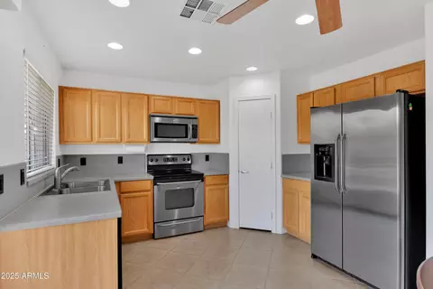 Kitchen - 10656 E Plata Ave, Mesa, AZ 85212 photo 2 of 3