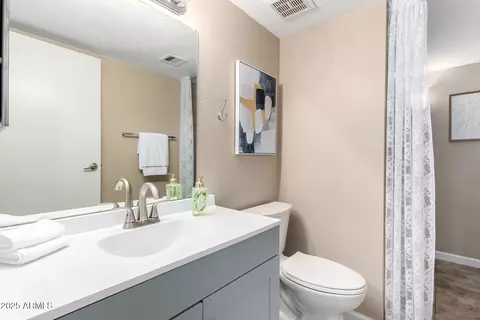 Bath - 3511 E Baseline Rd #1076, Phoenix, AZ 85042 photo 1 of 2