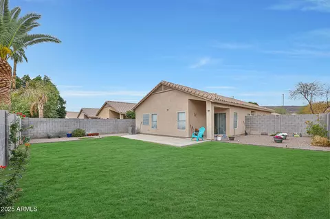 Exterior - 3925 W Hackamore Dr, Phoenix, AZ 85083 photo 2 of 3
