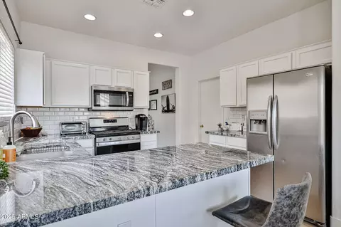 Kitchen - 3925 W Hackamore Dr, Phoenix, AZ 85083 photo 1 of 4
