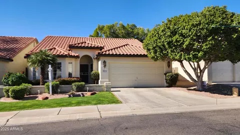 5055 E Paseo Way, Phoenix, AZ 85044 photo 2