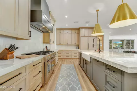 Kitchen - 3120 E Waterman Ct, Gilbert, AZ 85297 photo 4 of 5