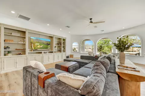 Living - 3120 E Waterman Ct, Gilbert, AZ 85297 photo 4 of 5