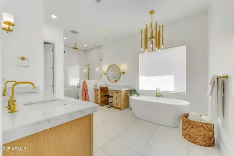 Bath - 3120 E Waterman Ct, Gilbert, AZ 85297 photo 2 of 11