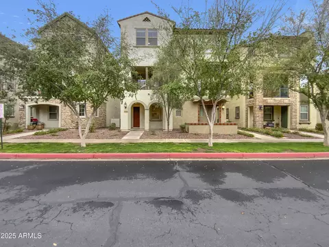 2746 S Harmony Ave, Gilbert, AZ 85295