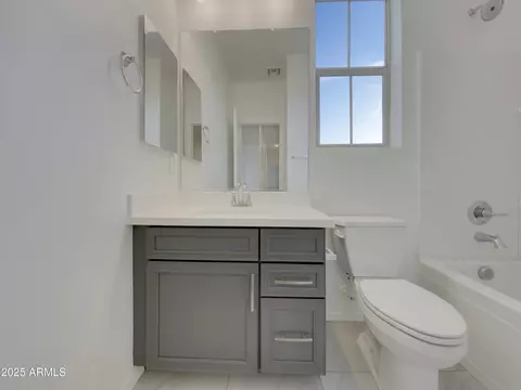 Bath - 2746 S Harmony Ave, Gilbert, AZ 85295 photo 3 of 3