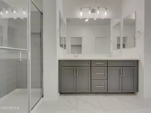 Bath - 2746 S Harmony Ave, Gilbert, AZ 85295 photo 1 of 3