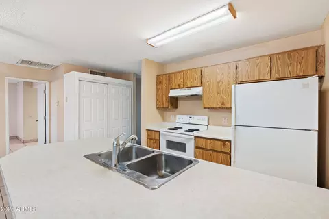 Kitchen - 3129 W Mohawk Ln, Phoenix, AZ 85027 photo 1 of 1