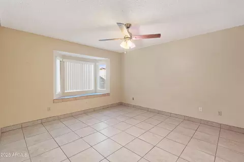 Living - 3129 W Mohawk Ln, Phoenix, AZ 85027 photo 2 of 2