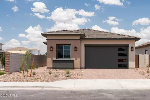 338 E Las Perlas Ln, San Tan Valley, AZ 85140