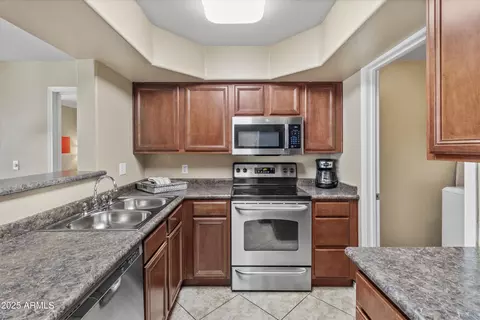 17017 N 12th St #1106, Phoenix, AZ 85022