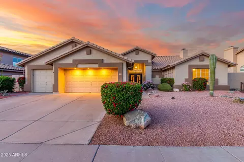 16 E South Fork Dr, Phoenix, AZ 85048