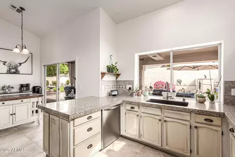 16 E South Fork Dr, Phoenix, AZ 85048 photo 13