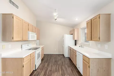 3881 E Douglas Loop, Gilbert, AZ 85234 photo 5