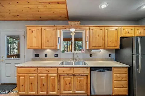 Kitchen - 5 County Road 2069 --, Alpine, AZ 85920 photo 1 of 1