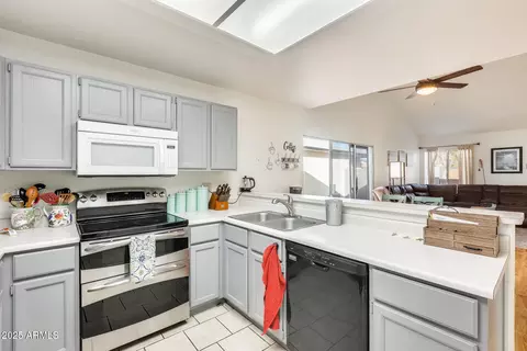 Kitchen - 4343 E Contessa St, Mesa, AZ 85205 photo 3 of 4