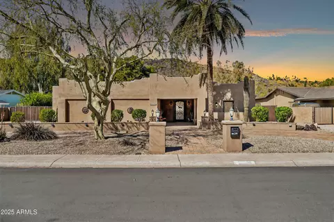 902 W Moon Valley Dr, Phoenix, AZ 85023