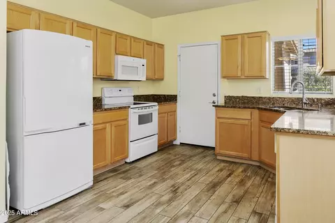 Kitchen - 3407 W Steinbeck Dr, Anthem, AZ 85086 photo 3 of 5