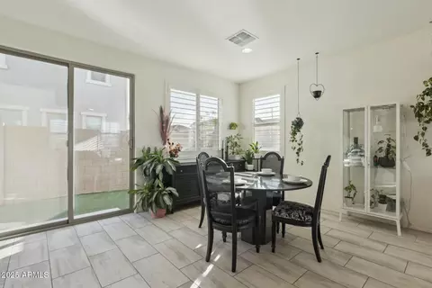 3811 S 58th Ln, Phoenix, AZ 85043 photo 6