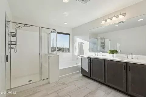 3811 S 58th Ln, Phoenix, AZ 85043 photo 9