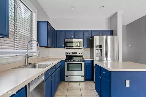 Kitchen - 4098 E Rustler Way, Gilbert, AZ 85297 photo 4 of 4