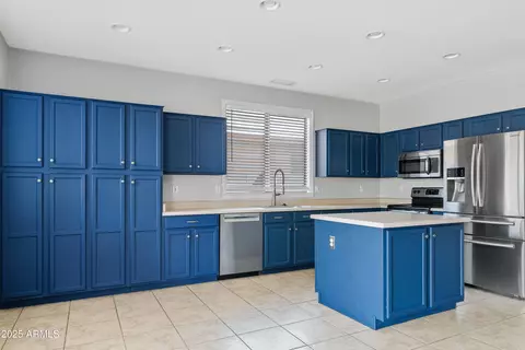 Kitchen - 4098 E Rustler Way, Gilbert, AZ 85297 photo 3 of 4