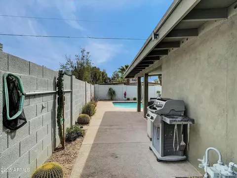 3707 E Laurel Ln, Phoenix, AZ 85028 photo 19