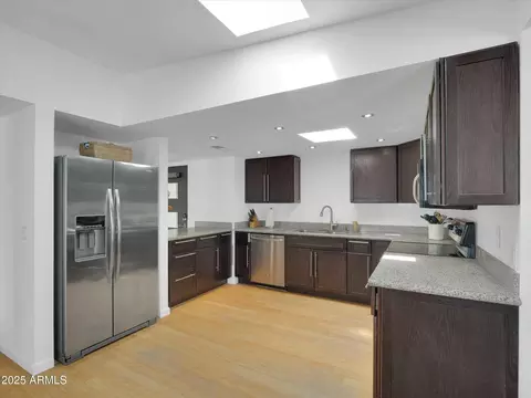 3707 E Laurel Ln, Phoenix, AZ 85028 photo 25