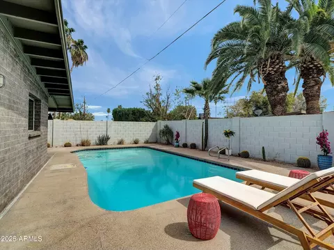 3707 E Laurel Ln, Phoenix, AZ 85028 photo 13
