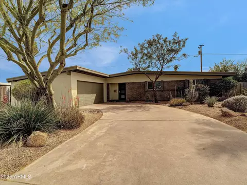 3707 E Laurel Ln, Phoenix, AZ 85028 photo 4