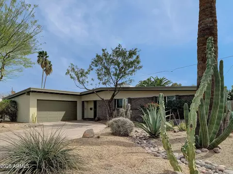 3707 E Laurel Ln, Phoenix, AZ 85028 photo 2