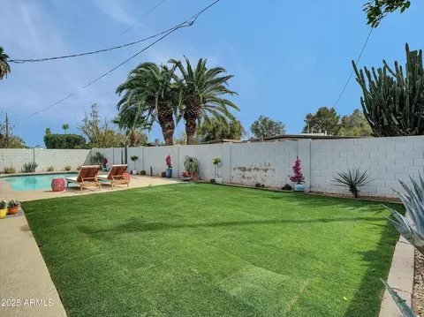 3707 E Laurel Ln, Phoenix, AZ 85028 photo 15