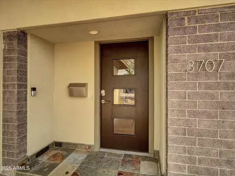 3707 E Laurel Ln, Phoenix, AZ 85028 photo 5