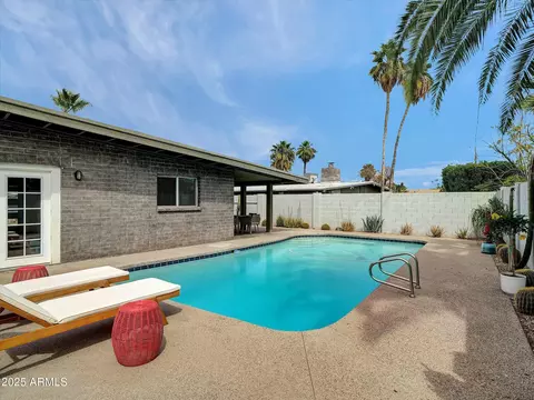3707 E Laurel Ln, Phoenix, AZ 85028 photo 14