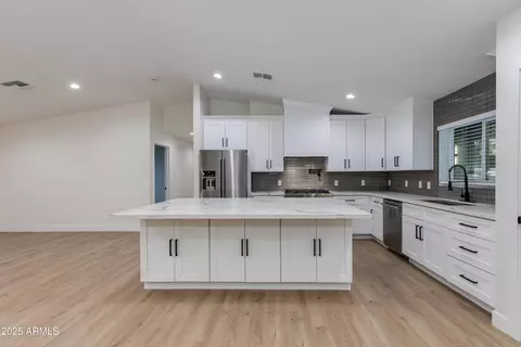 12444 N 33rd St, Phoenix, AZ 85032 photo 3